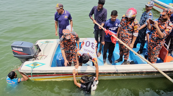 দৌলতদিয়ায় বাস ডুবির ঘটনায় পদ্মা নদীতে উদ্ধার অভিযান সমাপ্ত ঘোষণা